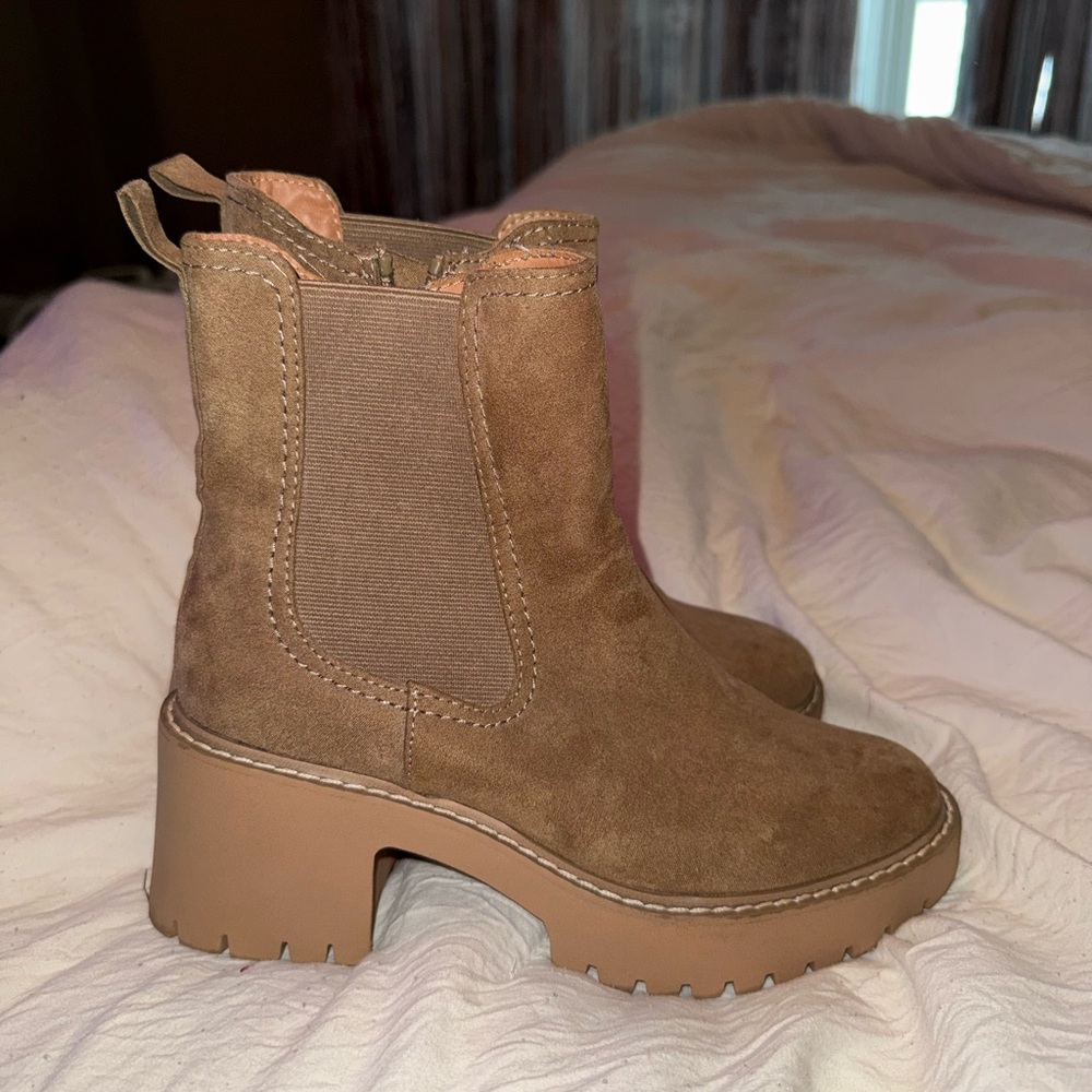 Universal Thread Tan Suede Ankle Booties